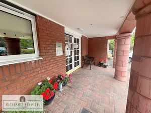 Side Entrance- click for photo gallery